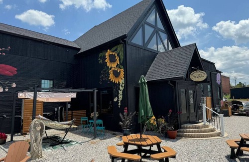 Perryville Casa | The Atrium A Boutique Hotel Suite 14