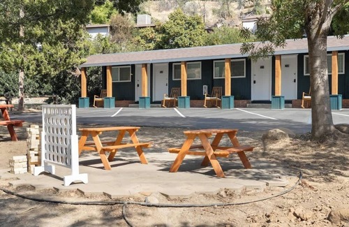 Three Rivers Apartamento | The Atwell at the Sequoia Motel