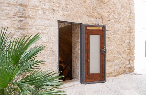 Corato Casa | The Aura Stone Room: an oasis of charm, nestled in the heart of Corato in Puglia.