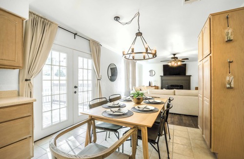 Gracywoods Casa | The Austin Vacation Home - 4 bdrms with hot tub, gym, WiFi, work area, pool.