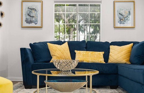 Los Angeles Casa | The Avalon: Moderno, Colorido, con Estacionamiento