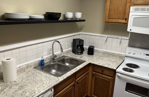 Highlands - Perkins Casa | The Baker: 2-bedroom townhome. Walk to LSU