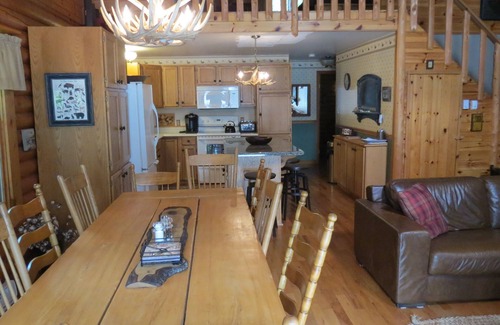 Lion's Head Casa | The Baker Retreat - log home in Lionshead, ON