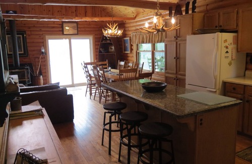 Lion's Head Casa | The Baker Retreat - log home in Lionshead, ON