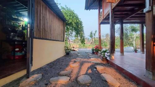 Cao Phong Cabina | The Bare Nest Retreat