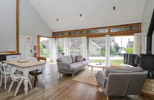Colerne Casa | The Barn at Daubeneys