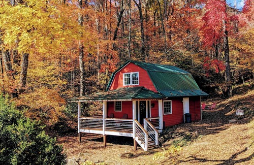 Marion Casa | The Barn at Maple Hill | Cozy Mountain Retreat