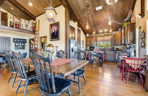 Mobeetie Casa | The Barn at Quail Creek Ranch - 2 Bedroom Peaceful Ranch Retreat