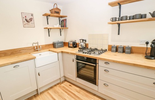 Hyde Cabaña | THE BARN, pet friendly, character holiday cottage in Compstall