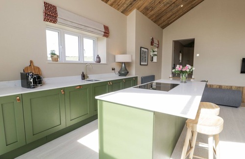 Llanfechell Casa | THE BARN, romantic, luxury holiday cottage in Llanfechell