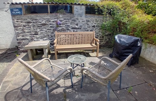 Pembroke Casa | The Barn, Square Island nr Pembroke. Peaceful and pet friendly.