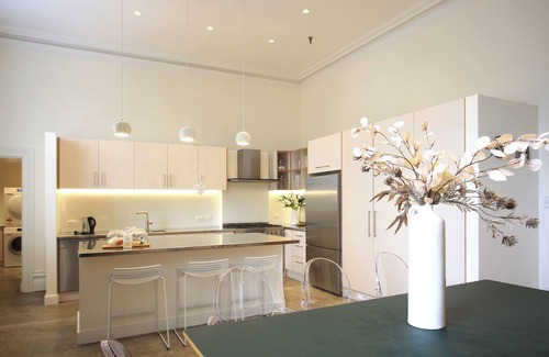 Wellington Casa | THE BARRACKS – THE OLD MT COOK POLICE STATION Pet friendly, free parking 4 cars
