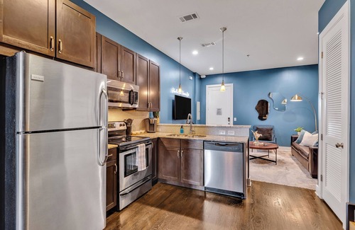 West End Condominio | The Barrelhouse Loft in West End, Near Vandy and Centennial Park, Minutes to Broadway