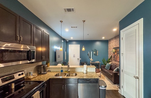 West End Condominio | The Barrelhouse Loft in West End, Near Vandy and Centennial Park, Minutes to Broadway