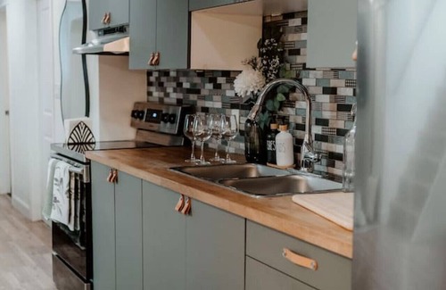 Barrie Casa | The Barrie Nook- 2 Bed-Coffee Bar-Reading Nook
