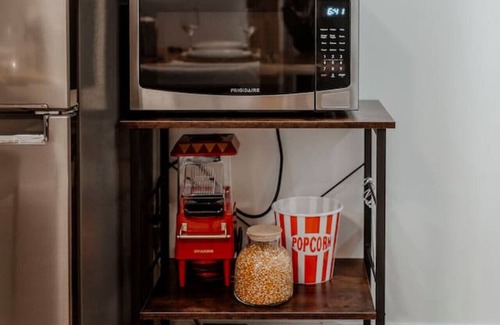 Barrie Casa | The Barrie Nook- 2 Bed-Coffee Bar-Reading Nook
