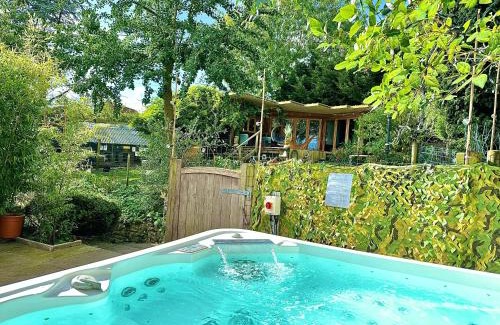 Hanham Casa | The Base Vegan Retreat Animal Sanctuary
