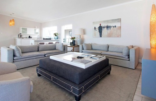 Kommetjie Villa | The Bay House - Beachfront Paradise in Kommetjie, Cape Town!