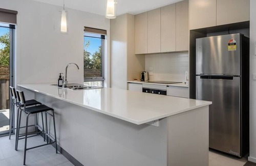 Blackmans Bay Casa | The Bay Lodge New Modern 2 bedroom 15min to CBD