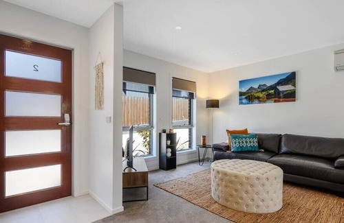 Blackmans Bay Casa | The Bay Lodge New Modern 2 bedroom 15min to CBD