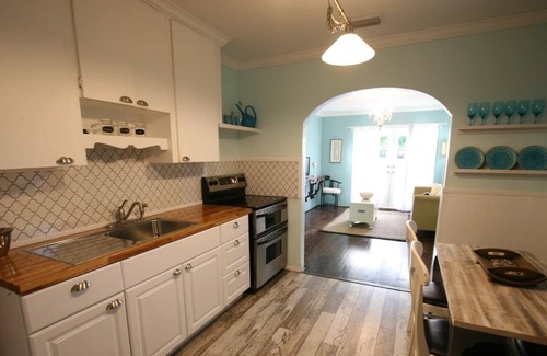 Flagler Village Casa | The Beach Cottage in the middle of downtown