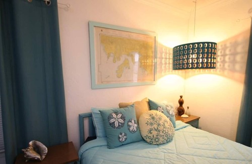 Flagler Village Casa | The Beach Cottage in the middle of downtown