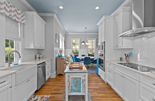 Cape Fear Station Casa | The Beach House - Southern Living Home 4 Br w Loft East Beach BHI and Shoals