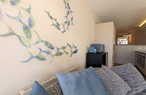 Ventnor Cabaña | The Beach House - a house that sleeps 6 guests in 3 bedrooms