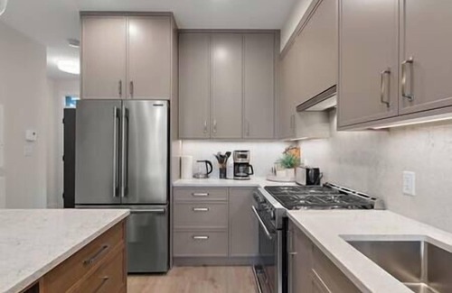 Black Creek Casa | The Beach House at Saratoga: Modern Beach Oasis