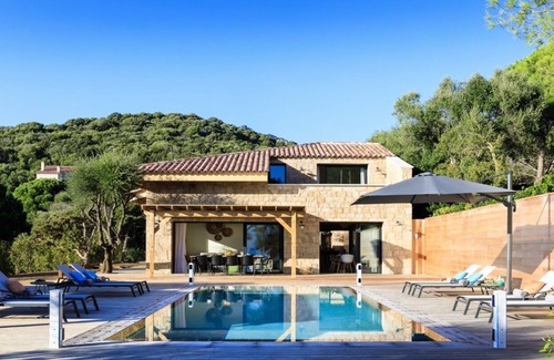 Olmeto Villa | The Beach House - Cinco Habitaciones Villa, Capacidad 10