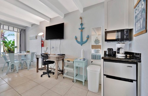 Ruskin Apartamento | The Beach! | Pool, Hot Tub, Gym, Game Room, Tennis
