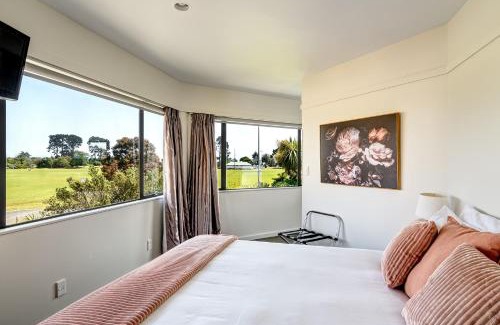 Tahunanui Hotel | The Beachcomber Hotel