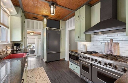 Upper Grand Lagoon Casa | Let the Beaches Be Crazy! Pool-Hot Tub & Game Room