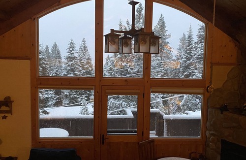 Tahoe Vista Casa | The “Bear’s Den”—a family favorite cabin!