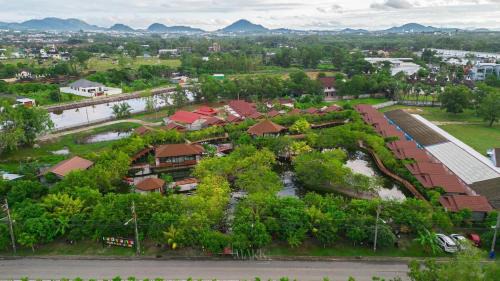 Chalong Chalet De Esquí | The Beatles Lagoon