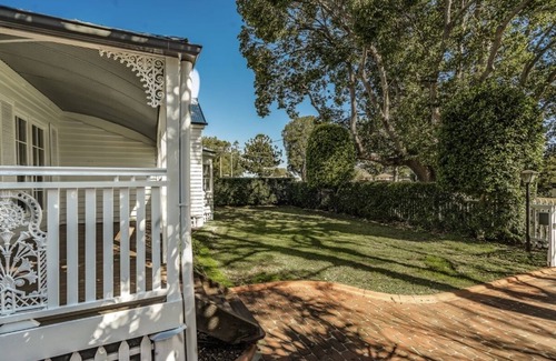Centenary Heights Casa | La hermosa 'cabaña en Geddes'
