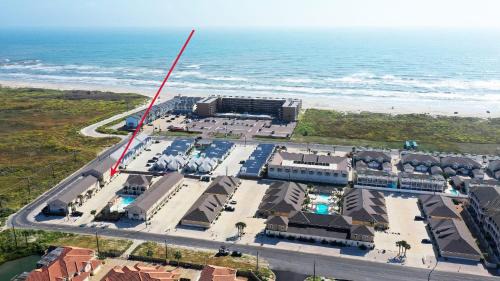 Corpus Christi Casa | The Beautiful Place by AvantStay Mins to Beach Family-Friendly Pool