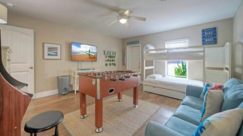 Corpus Christi Casa | The Beautiful Place by AvantStay Mins to Beach Family-Friendly Pool