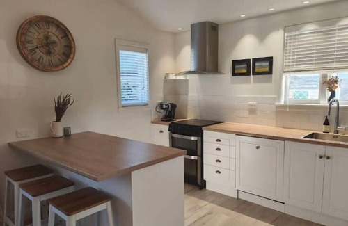 Woolston Casa | The Beautiful Trio – 3 Homes for One Group