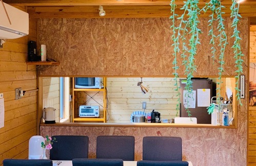 Yachimata Casa | The bedroom where the scent of the sun and wood / Yachimata Chiba