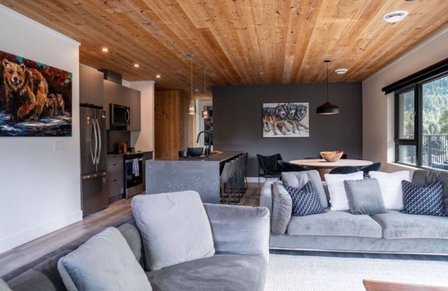 Revelstoke Condominio | The Begbie Penthouse in Mackenzie Village