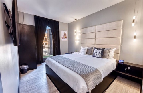 Biloxi Hotel | The Bella's Sneaker Dreamzzz Suite, Sleeps 2, Private Balcony