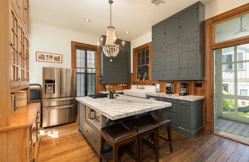 Galveston Casa | The Belle of Ball Street. Walk to the beach from Galveston's Historic East End