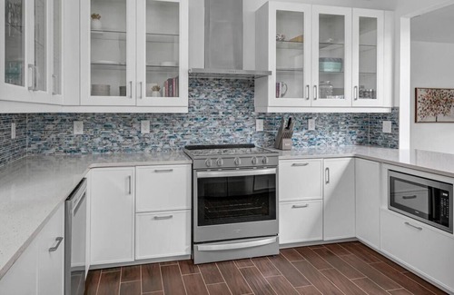 Hope Gardens Casa | The Belle on Eleventh Ave 30 days+