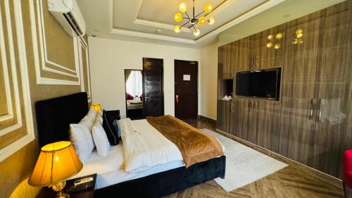 Multan Hotel | The Belmorris