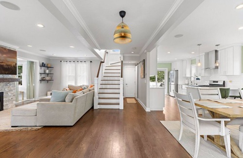 Elizabeth Casa | The Bennett I Flagship Oasis