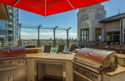 Greenway Plaza-Upper Kirby Apartamento | The Bentler #1