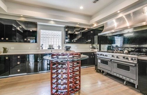 Lake Highlands Casa | The Best Dallas Has with Heated Pool and Spa