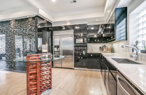 Lake Highlands Casa | The Best Dallas Has with Heated Pool and Spa