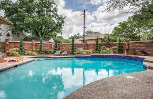 Lake Highlands Casa | The Best Dallas Has with Heated Pool and Spa